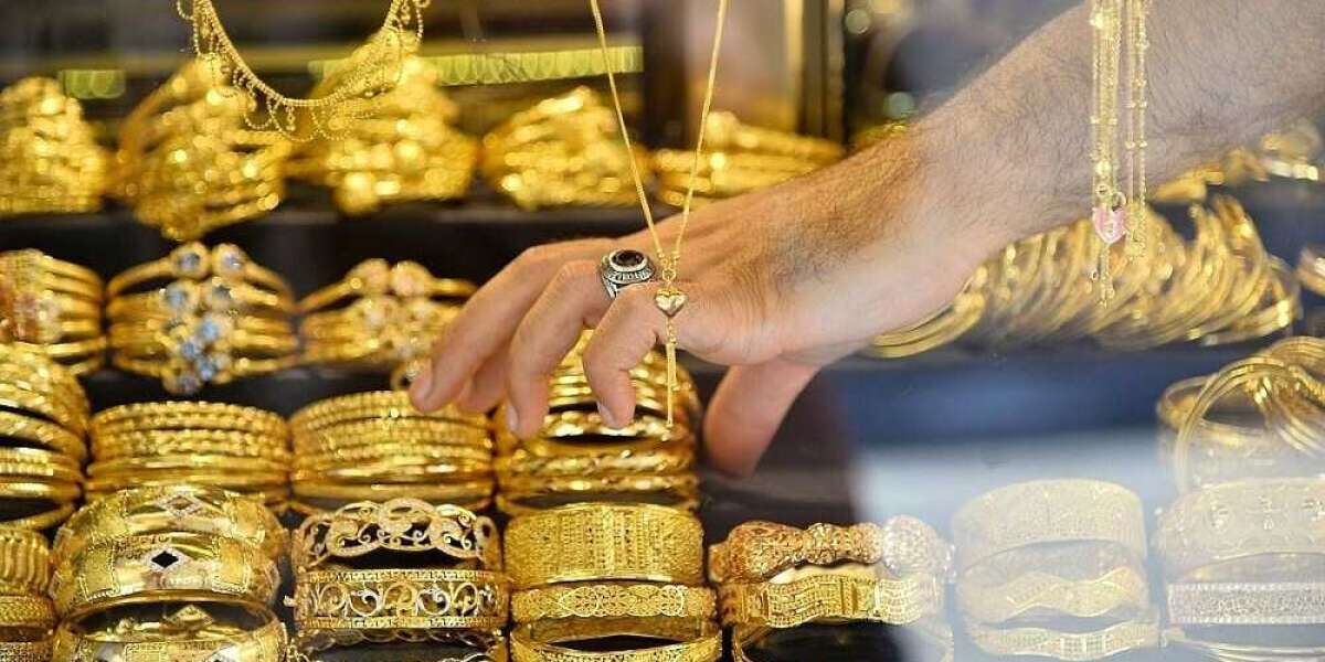 Gold prices in Pakistan saw a significant surge for the second day in a row, culminating in a closing rate of Rs. 219,00